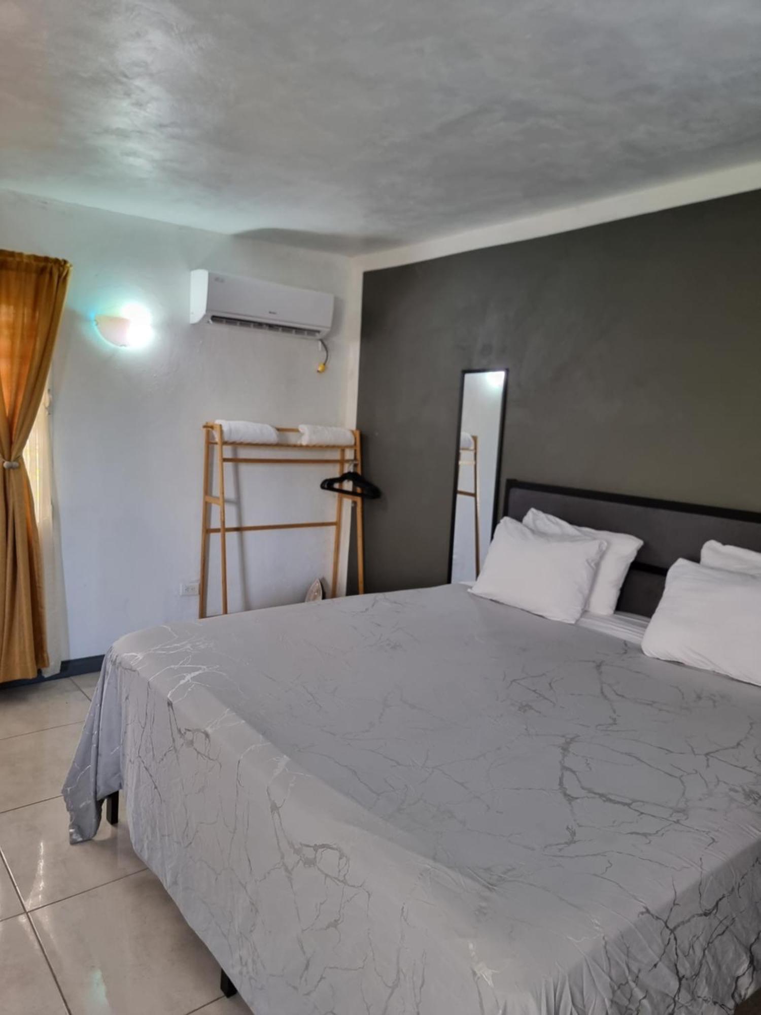 Cattleya Flor Hotel Oranjestad  Buitenkant foto